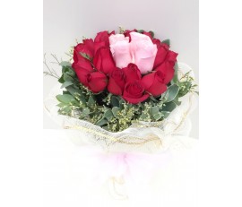 F100 20 PCS RED & 4 PCS PINK ROSES BOUQUET WITH WHITE WRAP & PINK RIBBON